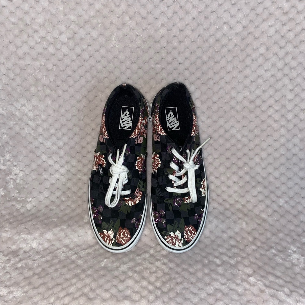 Vans - Picture 1 of 5